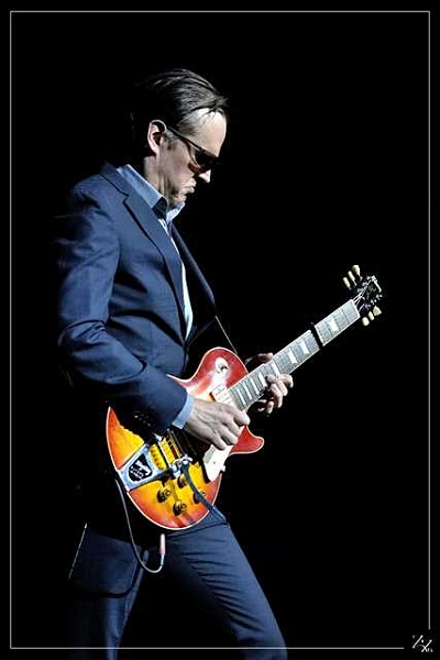 60286  Joe Bonamassa 10-06-2014 (Zz) (p).jpg